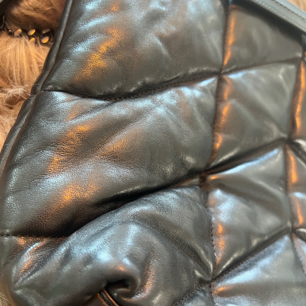 SAINT LAURENT
Lambskin Quilted Monogram
Medium Loulou Puffer
Chain Satchel Black - Picture 7 of 14